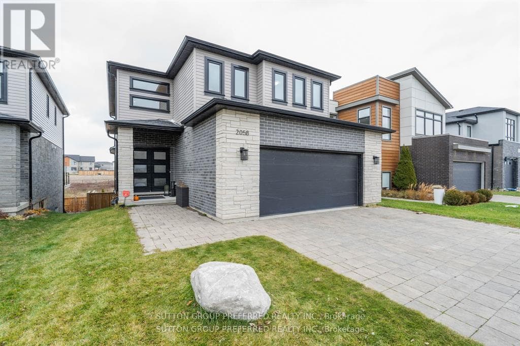 2058 WATEROAK DRIVE — London North (North S), Ontario - Main photo