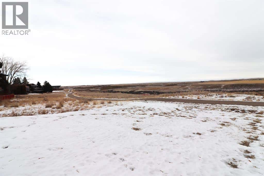 610 Ross Glen Drive SE — Medicine Hat, Alberta - Photo 3 of 50