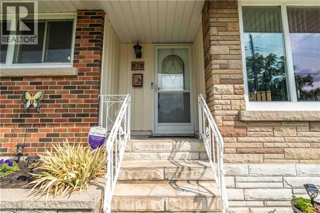 7 KENWOOD Crescent — Hamilton, Ontario - Photo 3 of 34