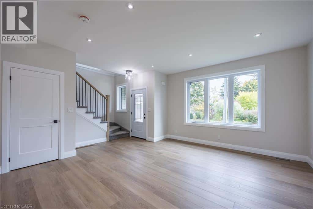 3 MAPLE Avenue — Port Dover, Ontario - Photo 5 of 32