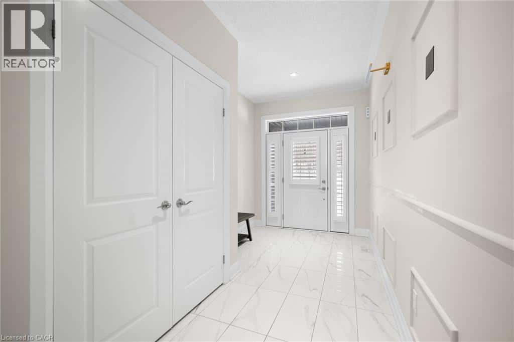 100 NATHALIE Street — Kitchener, Ontario - Photo 4 of 37