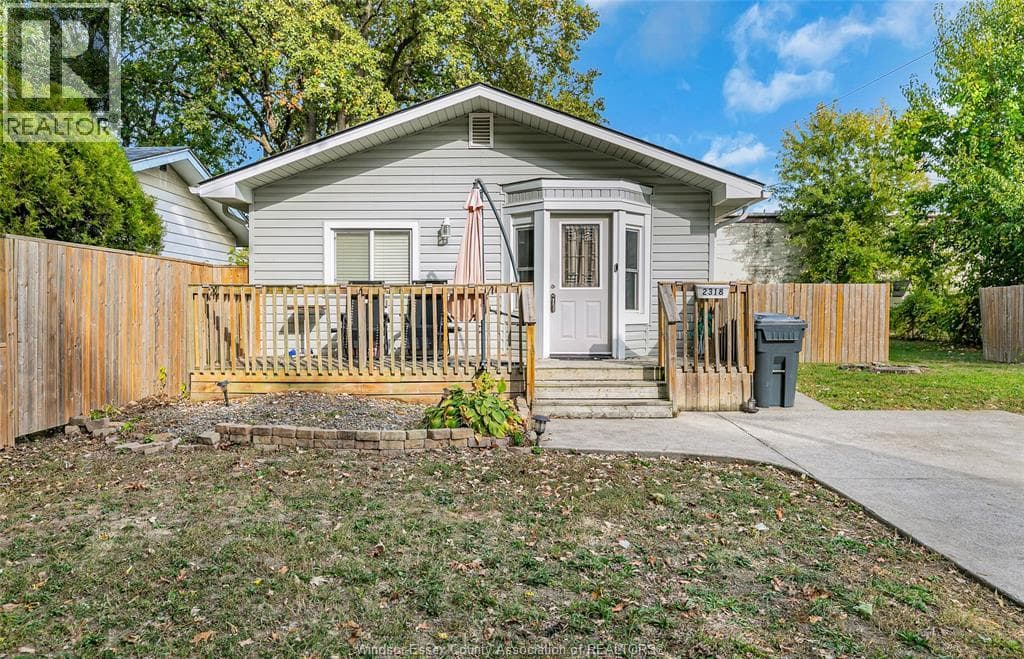 2318 CHARL — Windsor, Ontario - Main photo