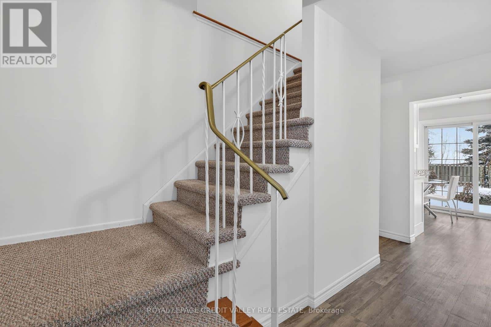 43 BENTON STREET — Brampton (Brampton East), Ontario - Photo 5 of 50