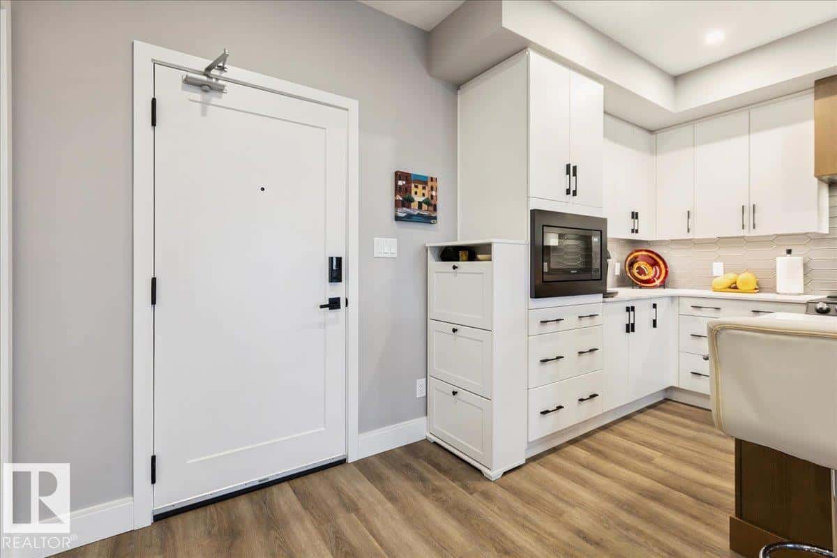 #527 7463 MAY CM NW — Edmonton, Alberta - Photo 2 of 53