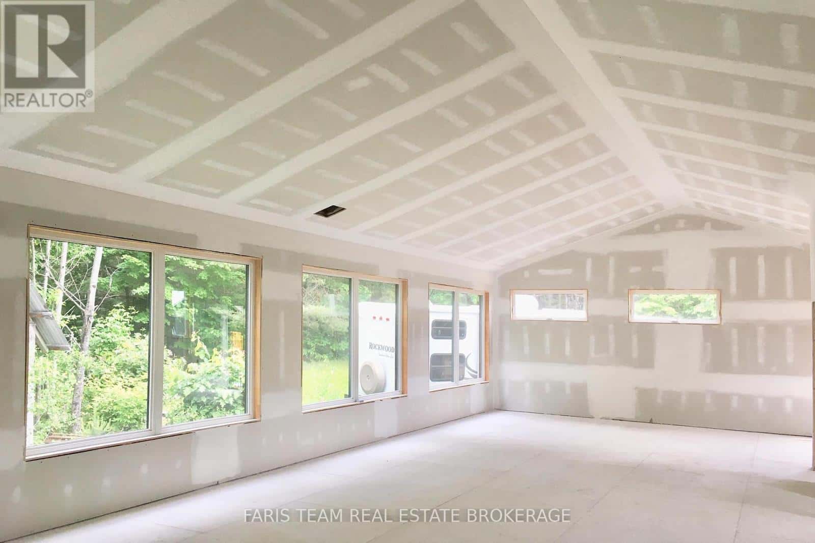 2180-2186 HIGHWAY 141 — Muskoka Lakes (Watt), Ontario - Photo 3 of 19