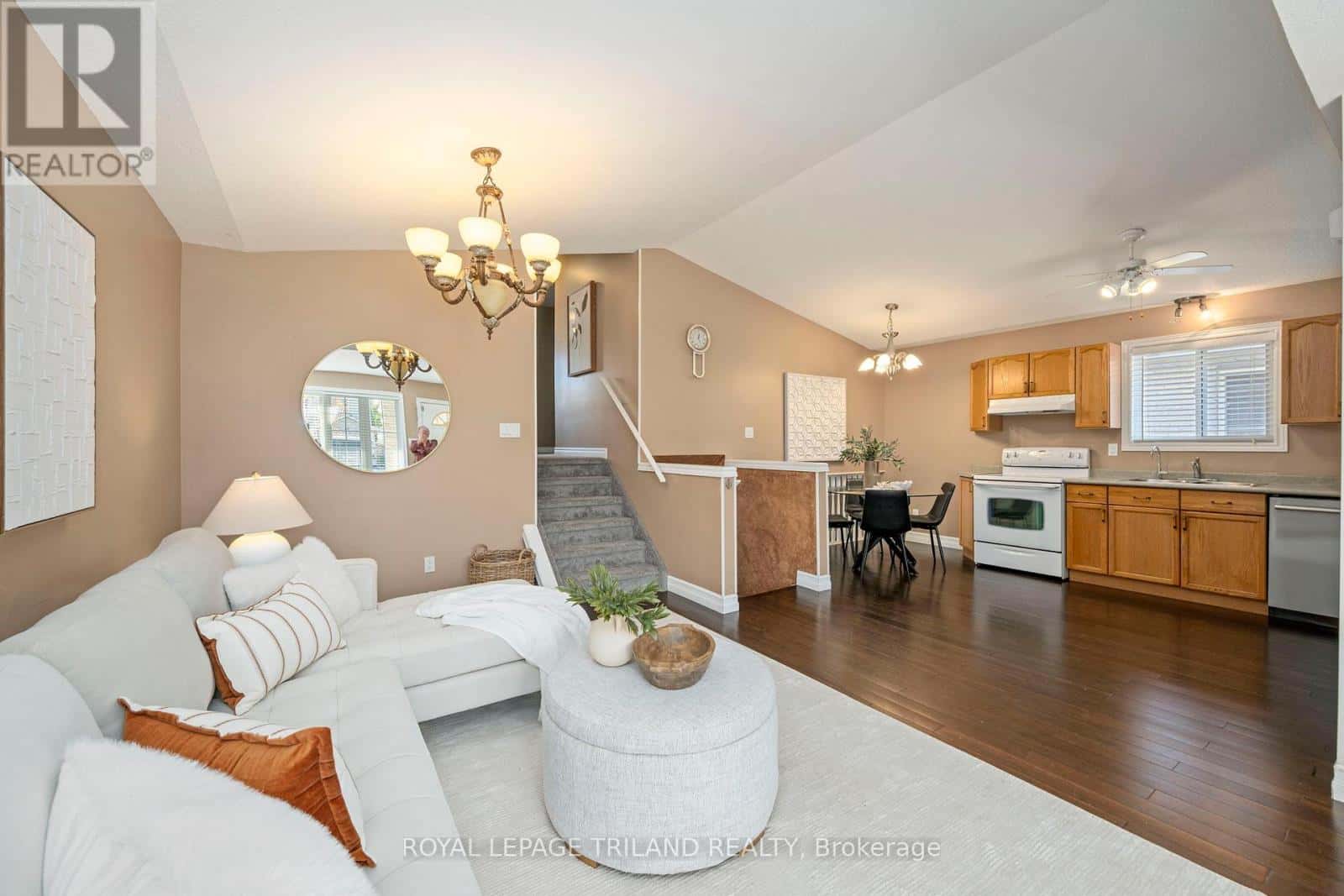 57 AXFORD PARKWAY — St. Thomas, Ontario - Photo 4 of 35