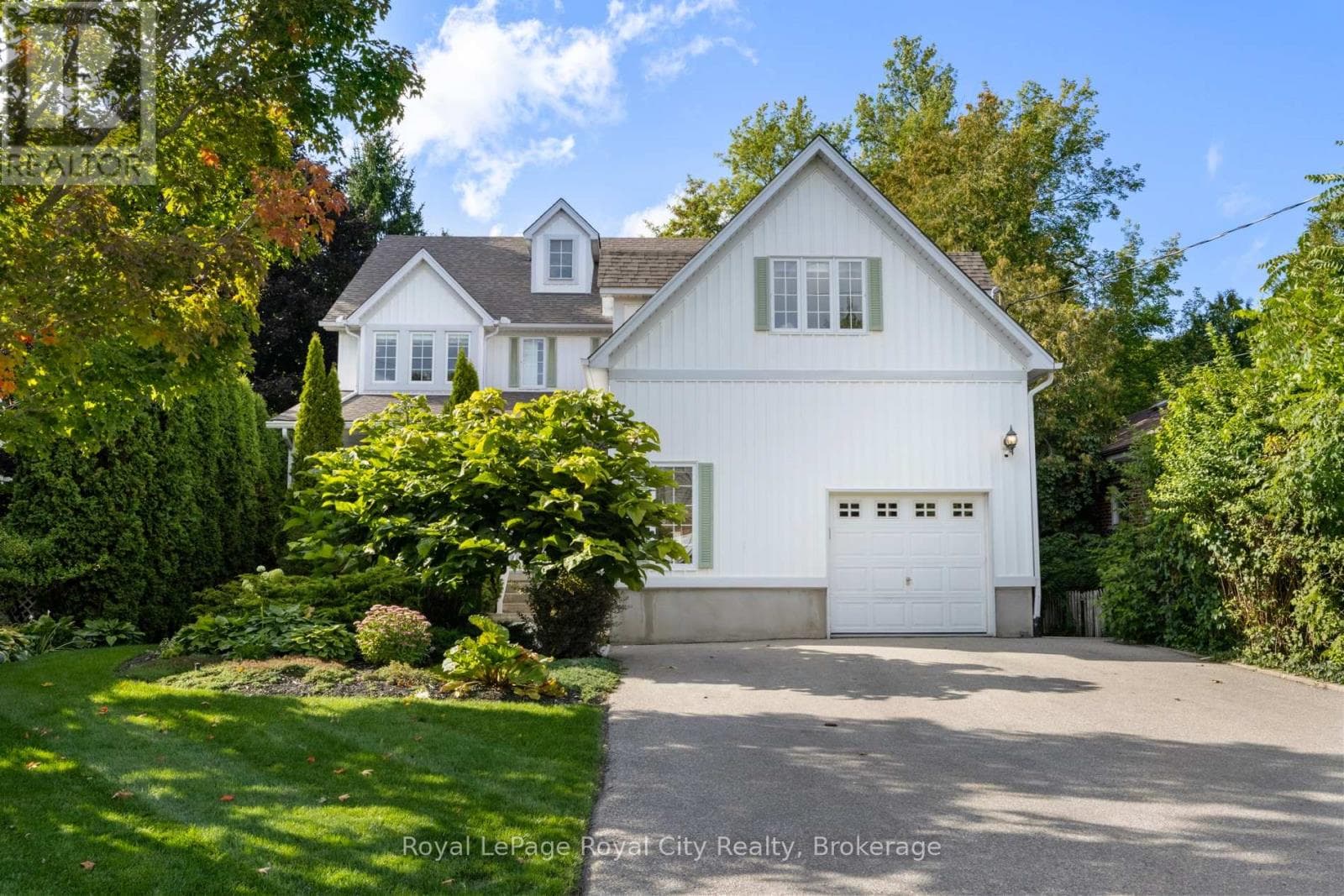 168 PALMER STREET — Guelph (St. George's), Ontario - Main photo