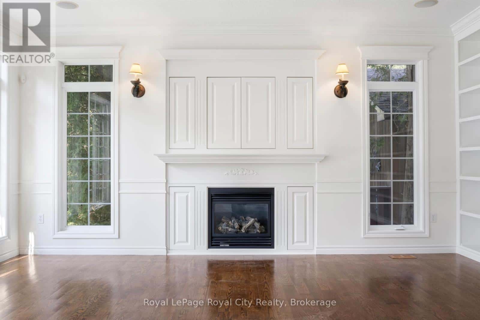 168 PALMER STREET — Guelph (St. George's), Ontario - Photo 5 of 35