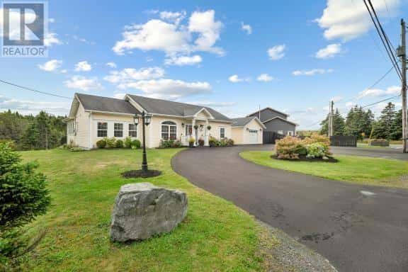 19 Quarry Road — Torbay, Newfoundland & Labrador - Photo 2 of 36