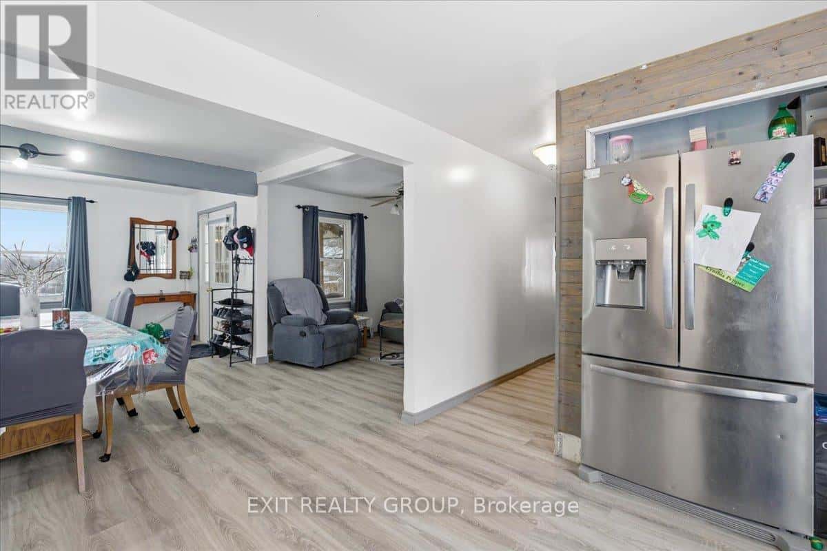 16 CATHERINE STREET — Tyendinaga (Tyendinaga Township), Ontario - Photo 4 of 35