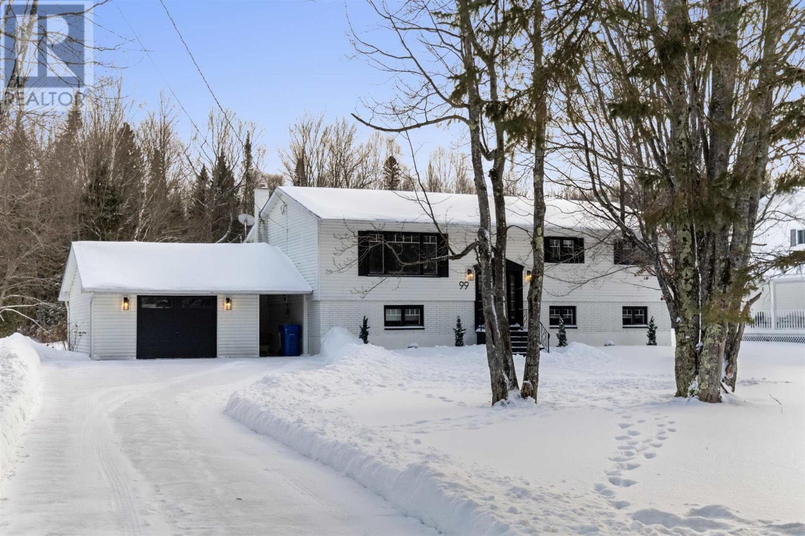 99 Havilland Shores DR — Havilland, Ontario - Main photo