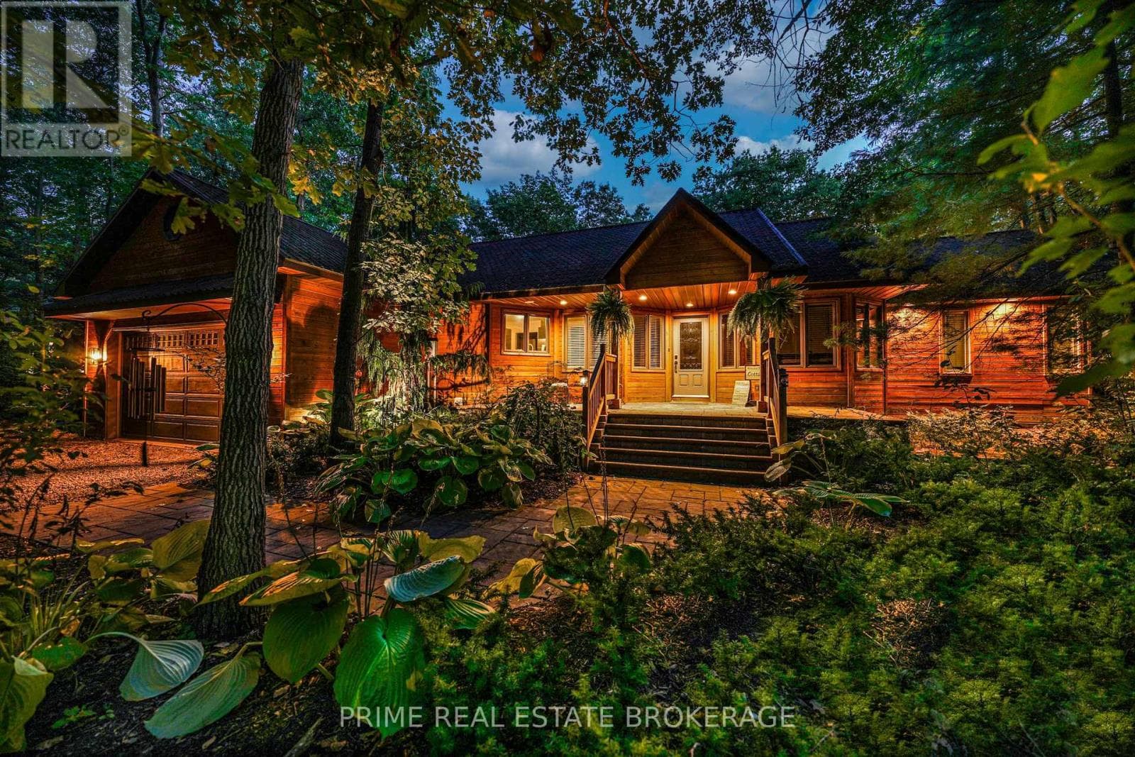 10219 PINETREE DRIVE — Lambton Shores (Grand Bend), Ontario - Main photo