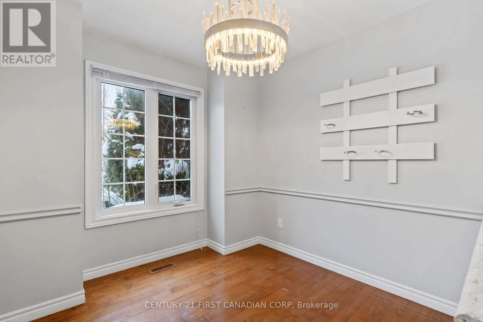 17 - 340 AMBLESIDE DRIVE — London North (North A), Ontario - Photo 3 of 43