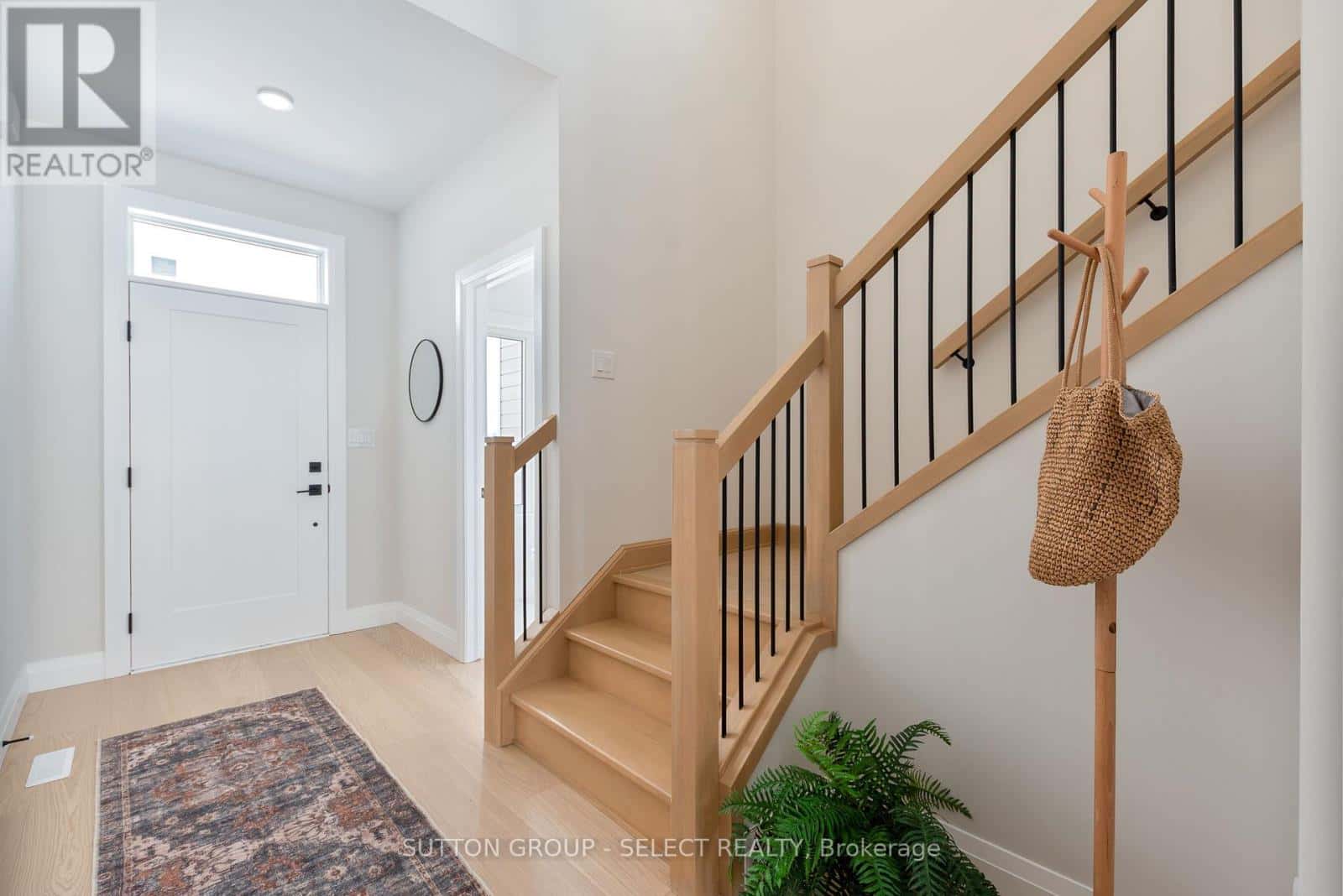 28 LUCAS ROAD — St. Thomas, Ontario - Photo 2 of 42