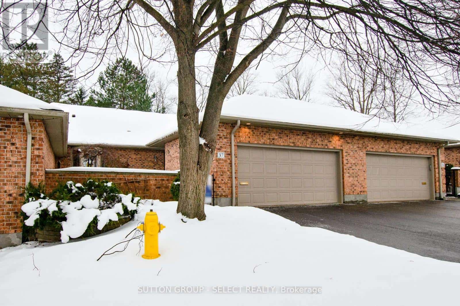 37 - 1443 COMMISSIONERS ROAD W — London South (South B), Ontario - Photo 2 of 48