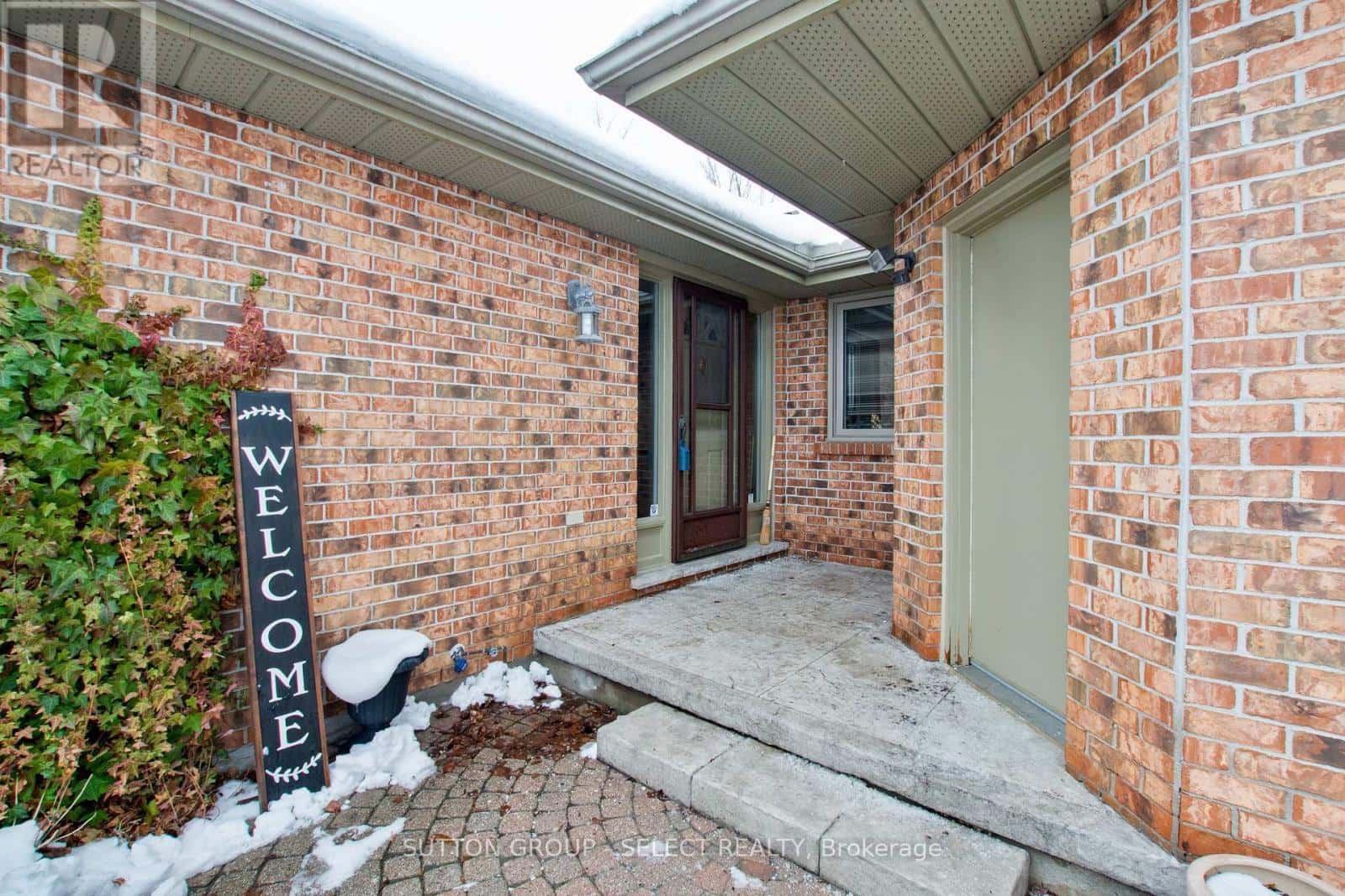 37 - 1443 COMMISSIONERS ROAD W — London South (South B), Ontario - Photo 4 of 48