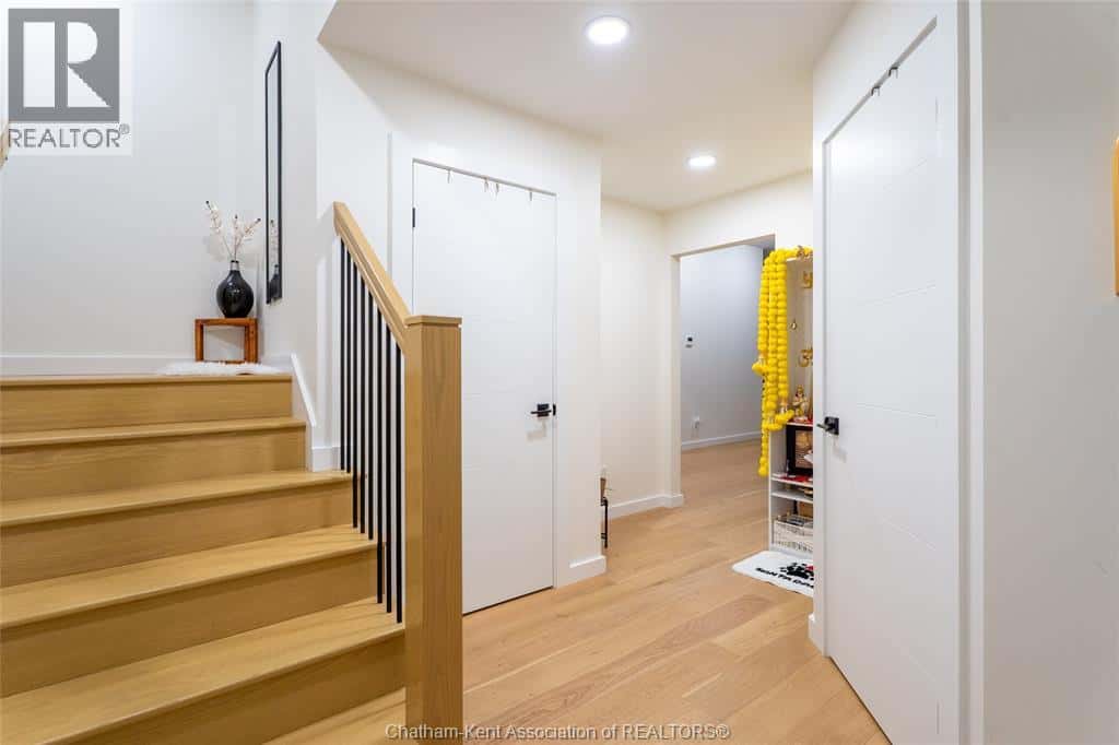 138 CABOT TRAIL — Chatham, Ontario - Photo 2 of 43