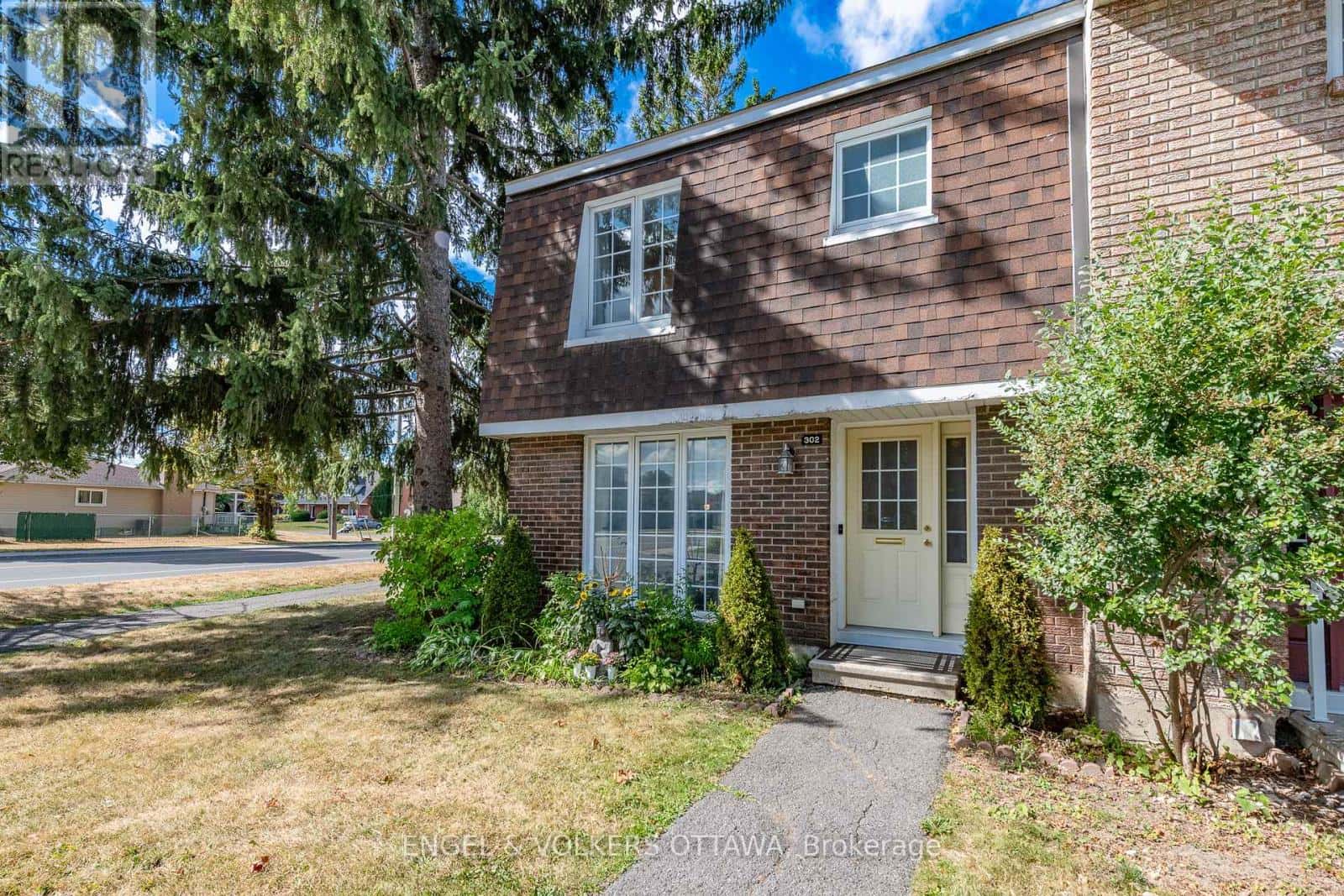 105 - 302 KINTYRE PRIVATE — Ottawa, Ontario - Photo 3 of 42