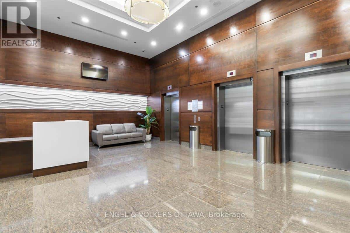 213 - 238 BESSERER STREET — Ottawa, Ontario - Photo 2 of 18