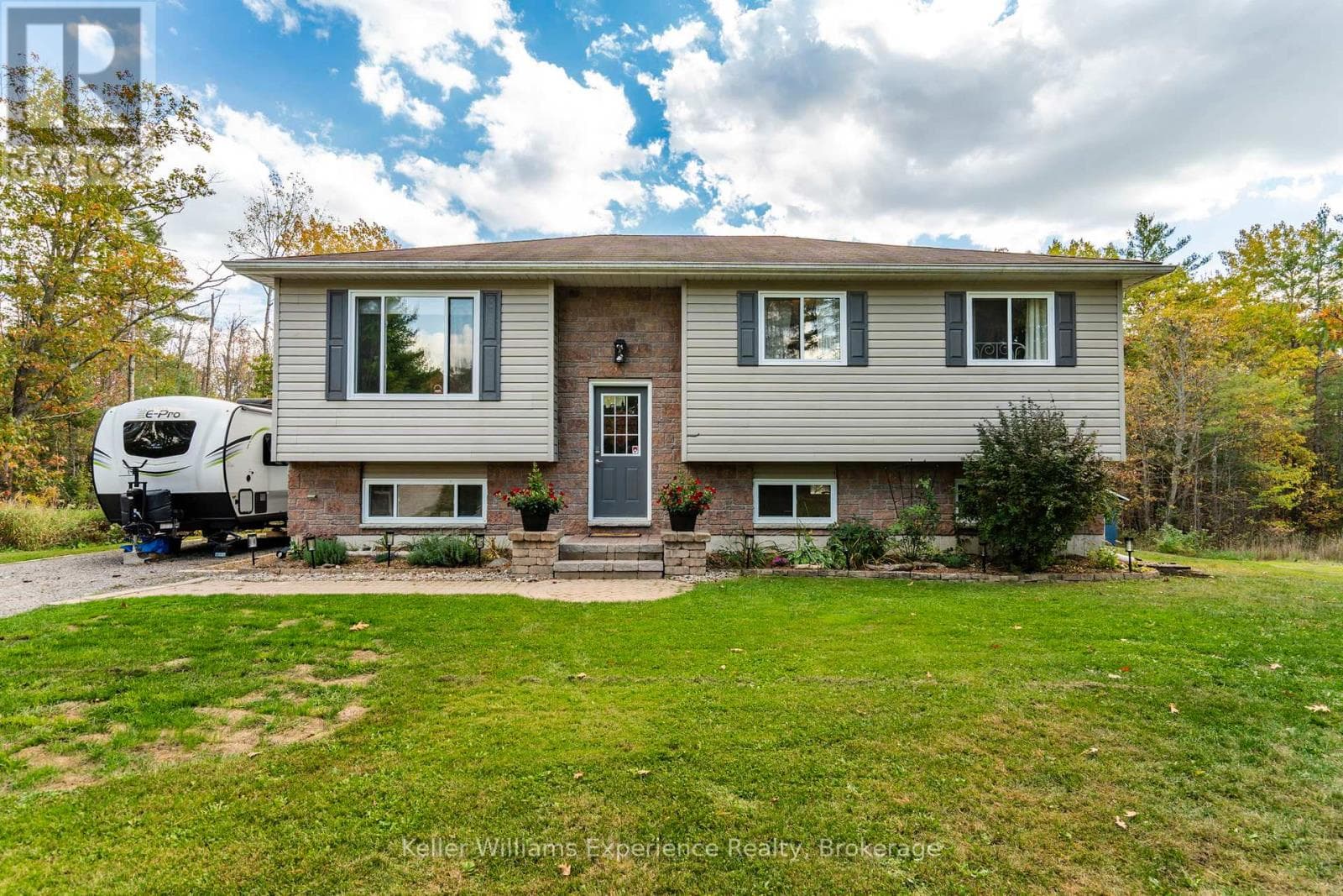 2891 BRADY DRIVE — Severn (Washago), Ontario - Main photo