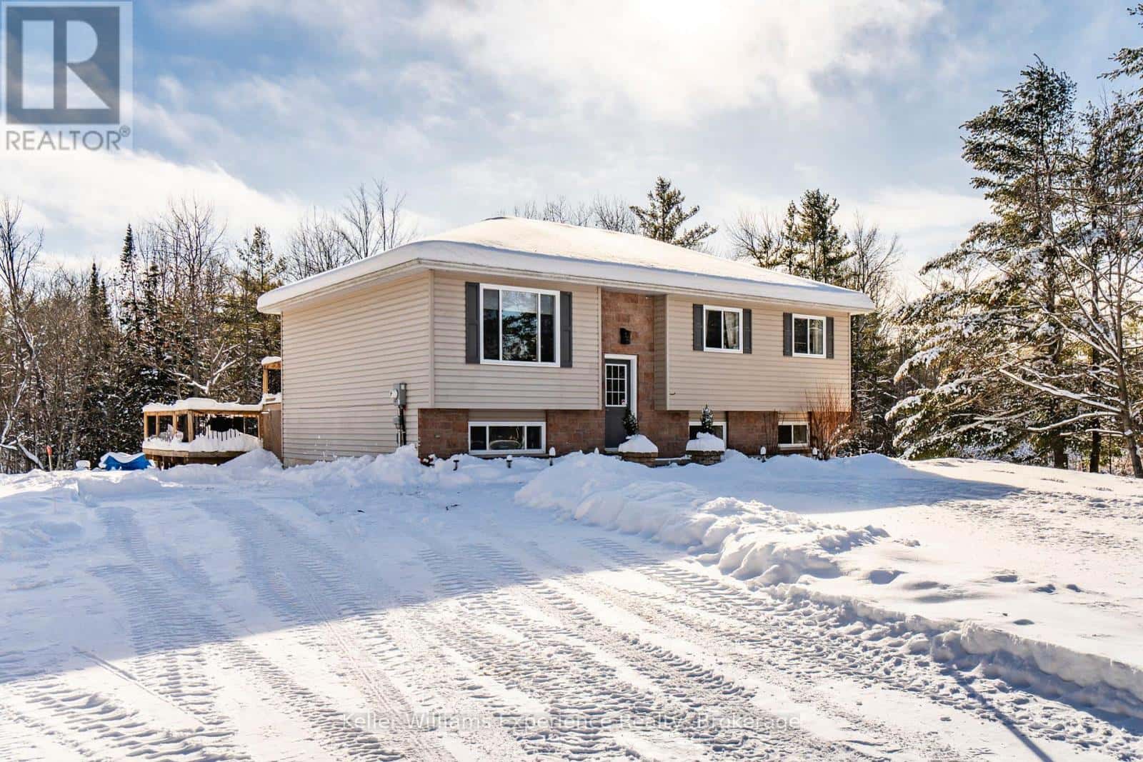 2891 BRADY DRIVE — Severn (Washago), Ontario - Photo 3 of 50