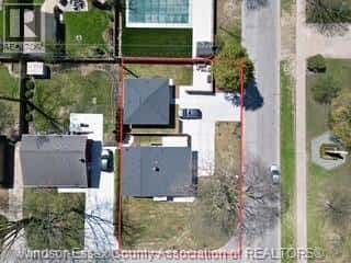 3401 ROXBOROUGH — Windsor, Ontario - Photo 4 of 8