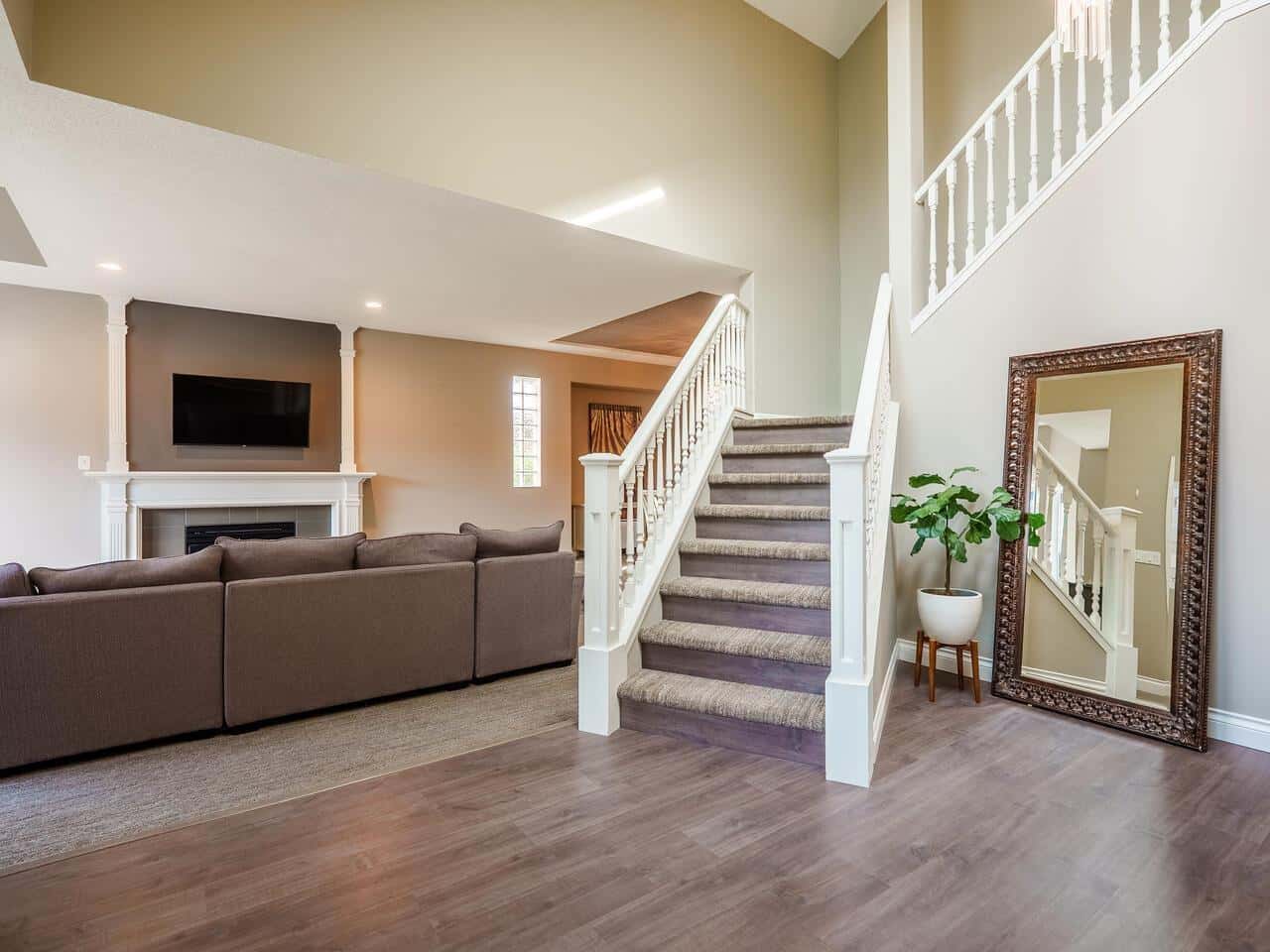 20977 44 AVENUE — Langley, British Columbia - Photo 2 of 40