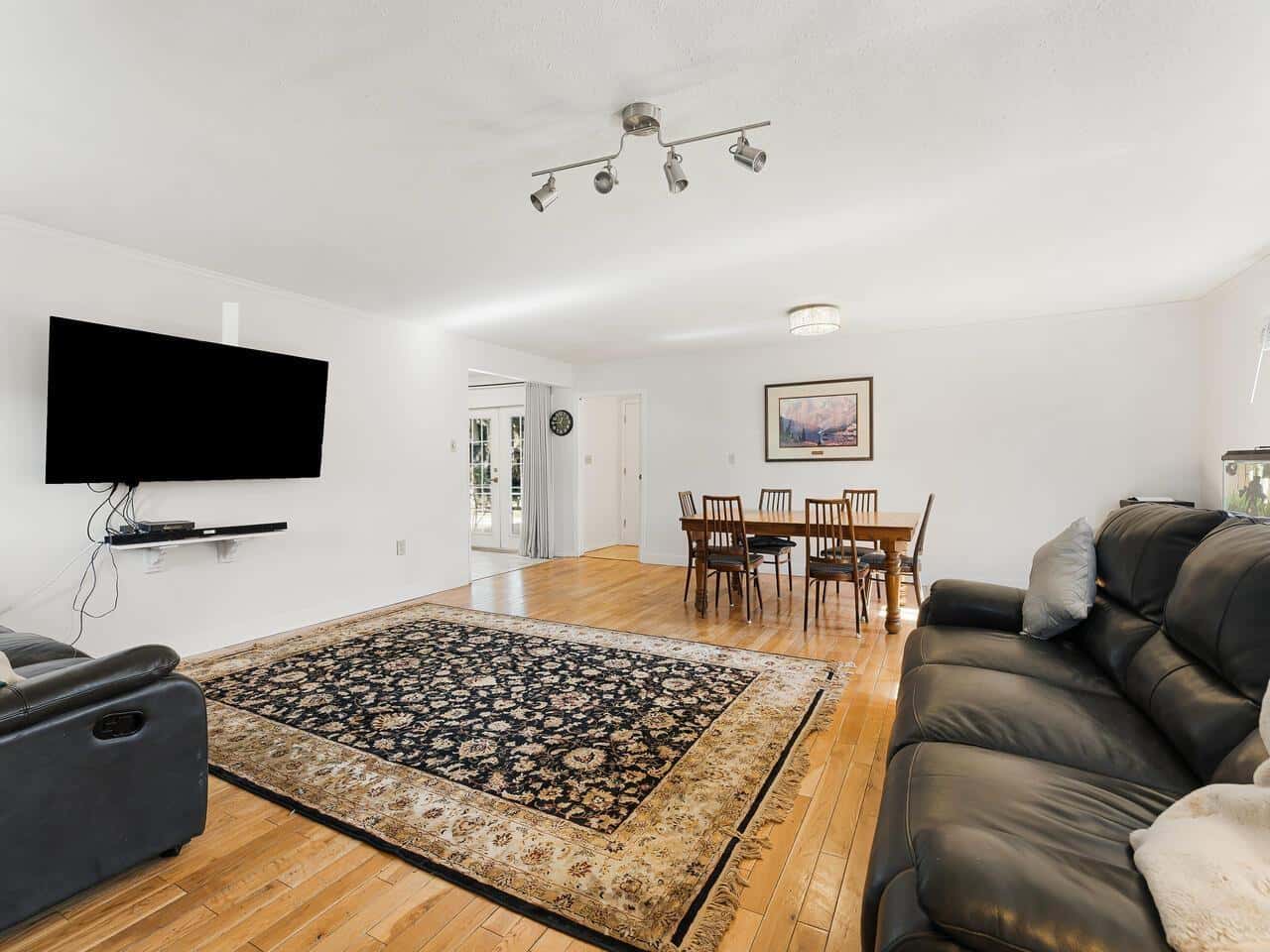 3538 196 STREET — Langley, British Columbia - Photo 5 of 40