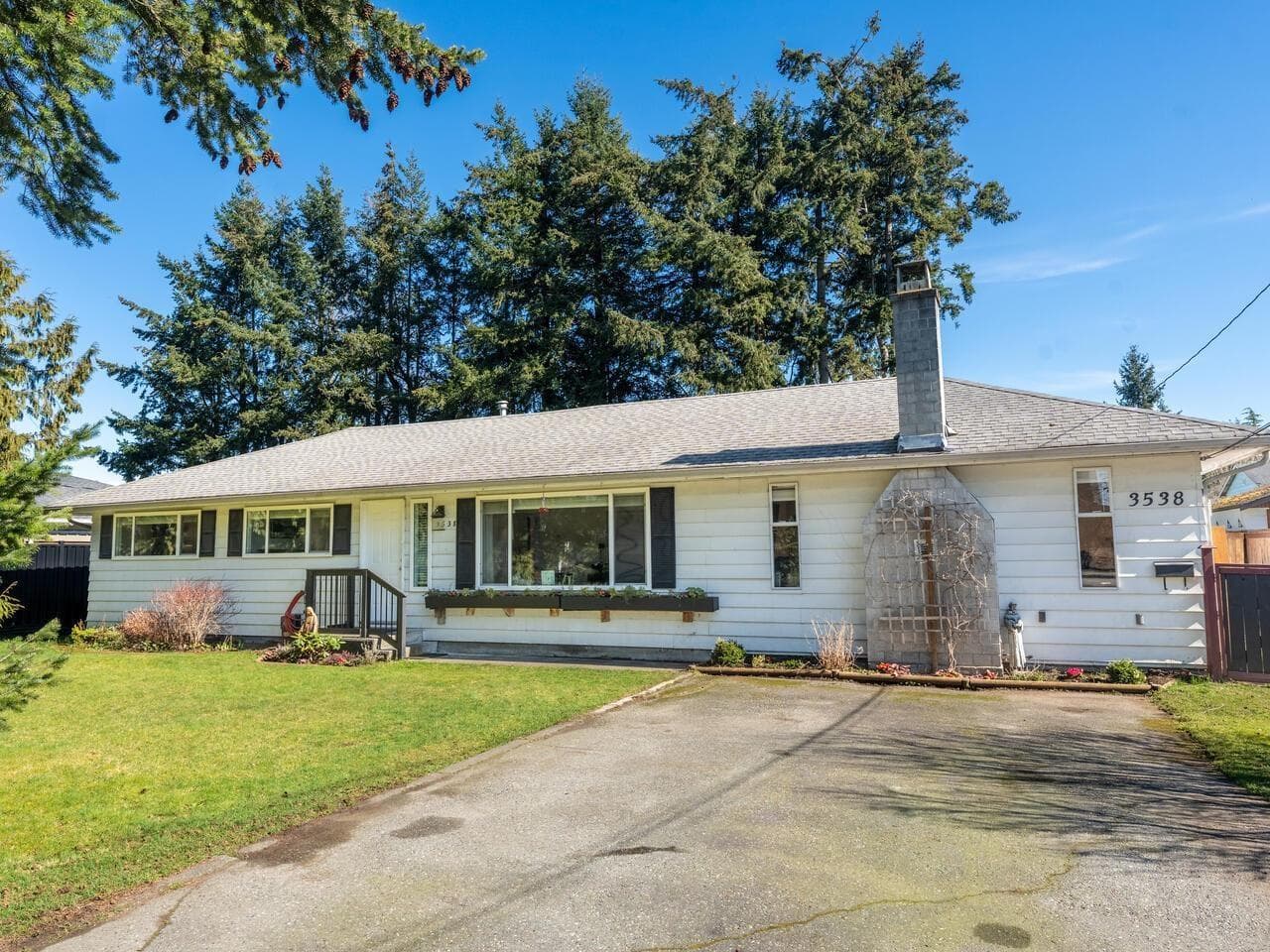 3538 196 STREET — Langley, British Columbia - Main photo