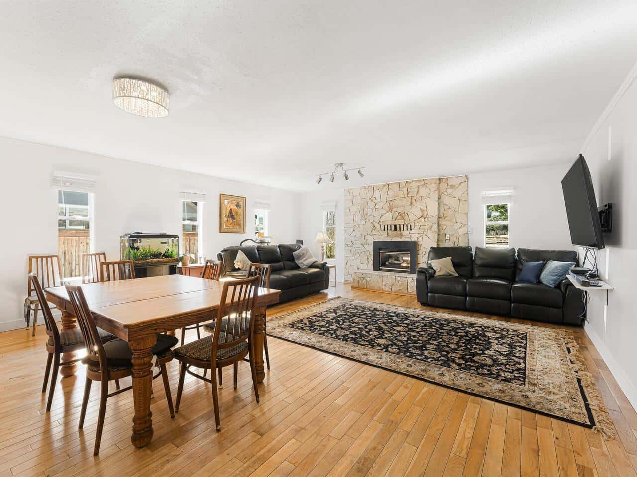 3538 196 STREET — Langley, British Columbia - Photo 3 of 40