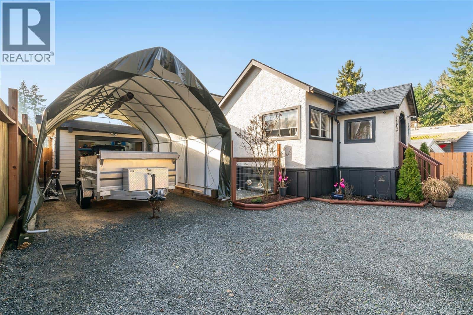 2115 Minto Ave — Nanaimo, British Columbia - Photo 3 of 74