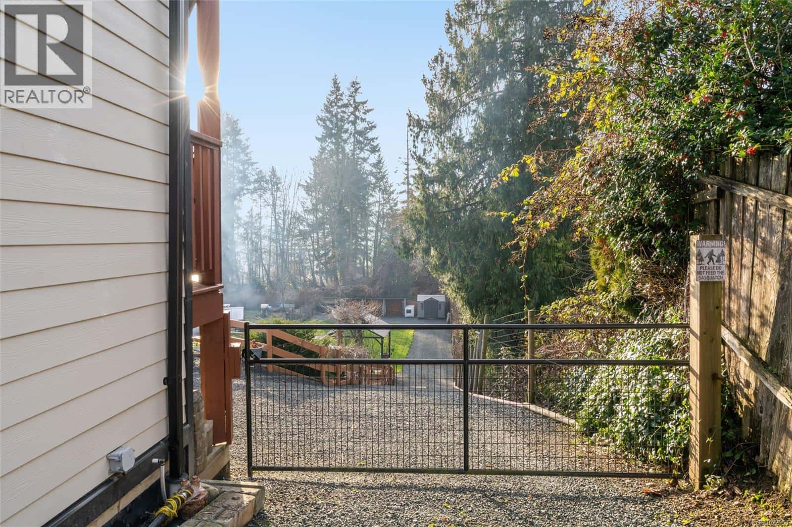 2115 Minto Ave — Nanaimo, British Columbia - Photo 5 of 74