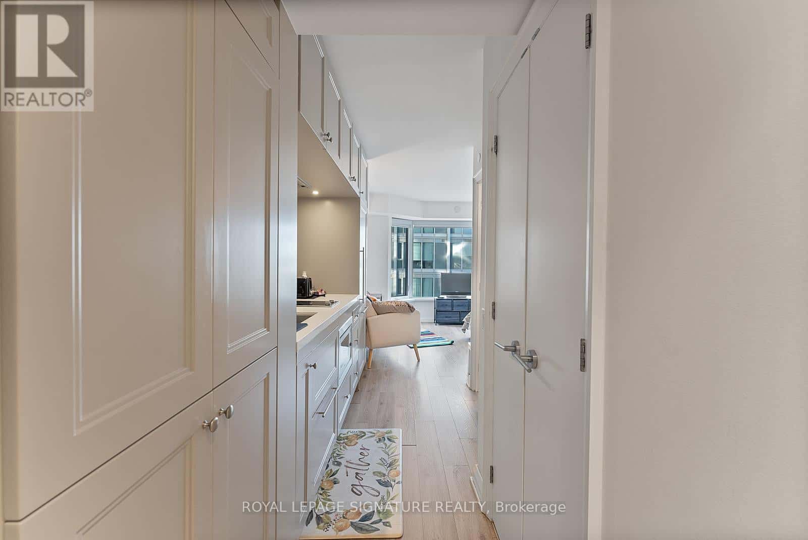 1013 - 155 YORKVILLE AVENUE — Toronto (Annex), Ontario - Photo 4 of 22