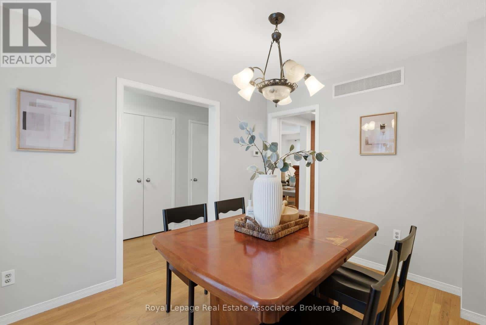 38 BLUEBELL CRESCENT — Whitby (Lynde Creek), Ontario - Photo 4 of 43