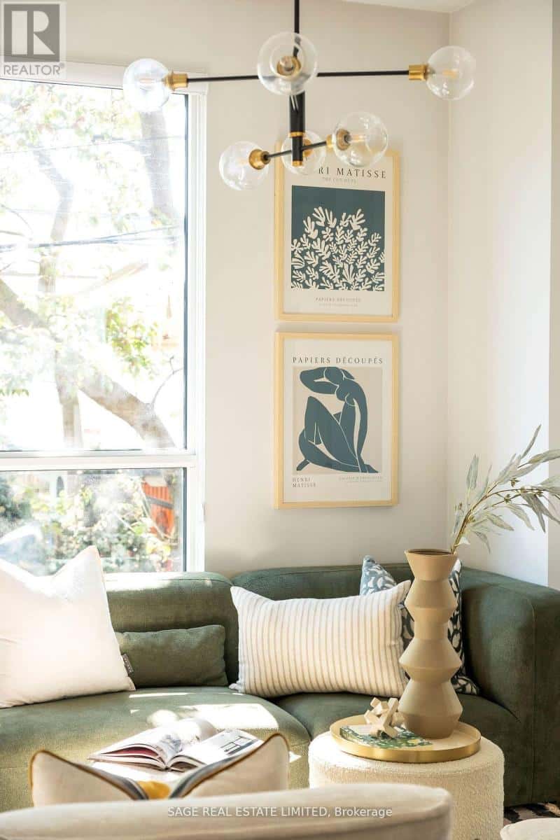 TH01 - 1331 QUEEN STREET E — Toronto (South Riverdale), Ontario - Photo 4 of 46