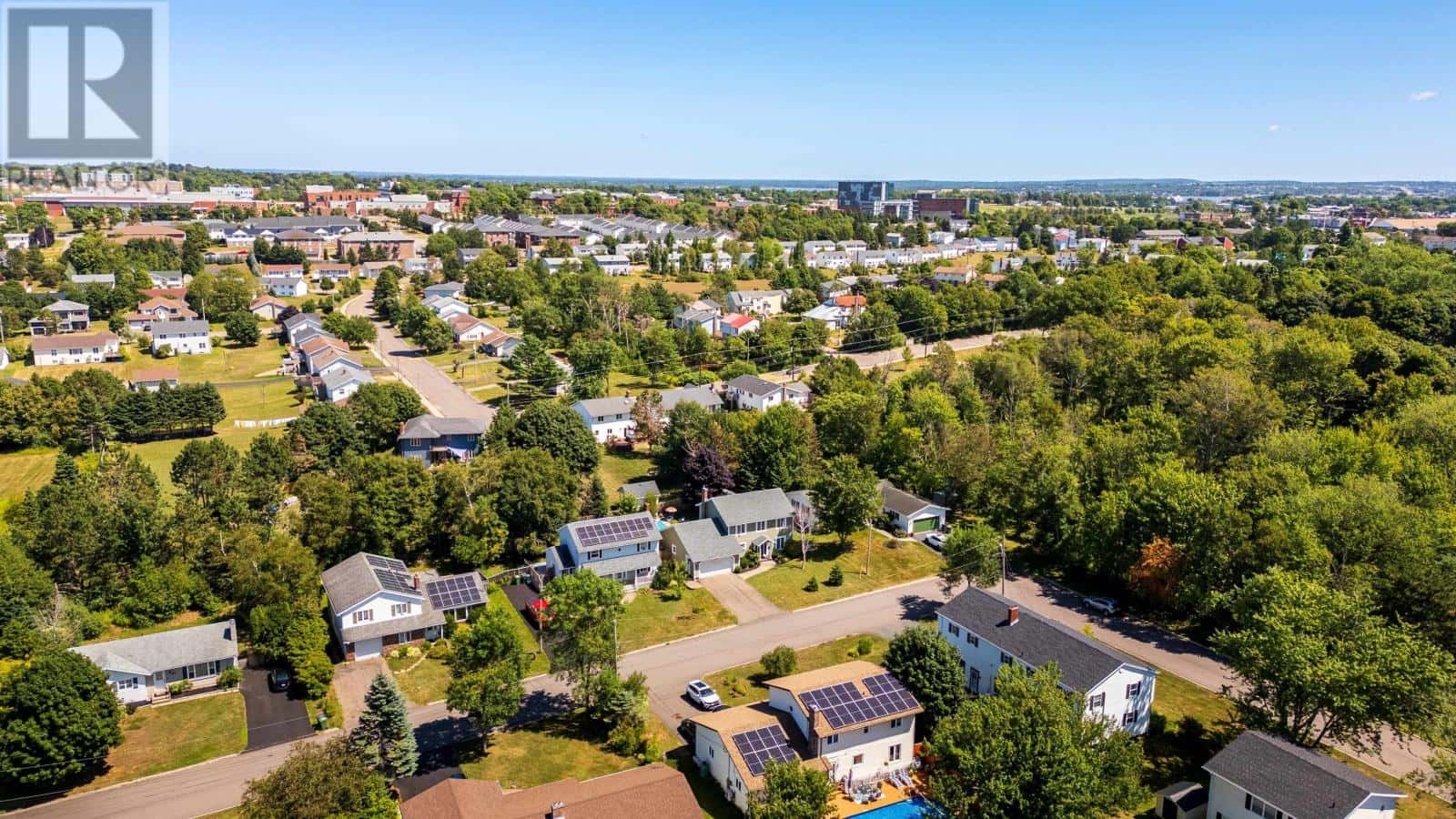 67 WARBURTON Drive — Charlottetown, Prince Edward Island - Photo 5 of 49