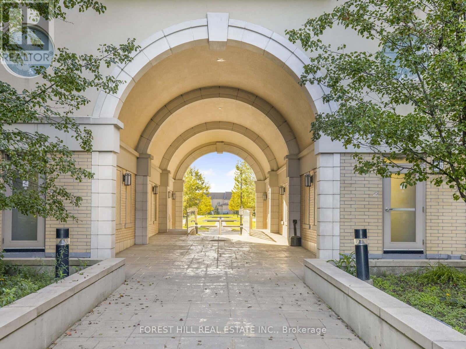 PH8 - 28 PRINCE REGENT STREET — Markham (Cathedraltown), Ontario - Photo 2 of 31