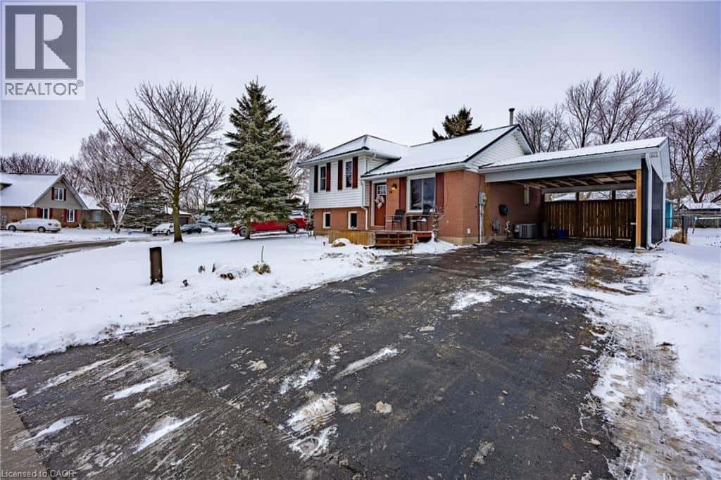 10 BRAMBLE Crescent — Townsend, Ontario - Photo 2 of 30