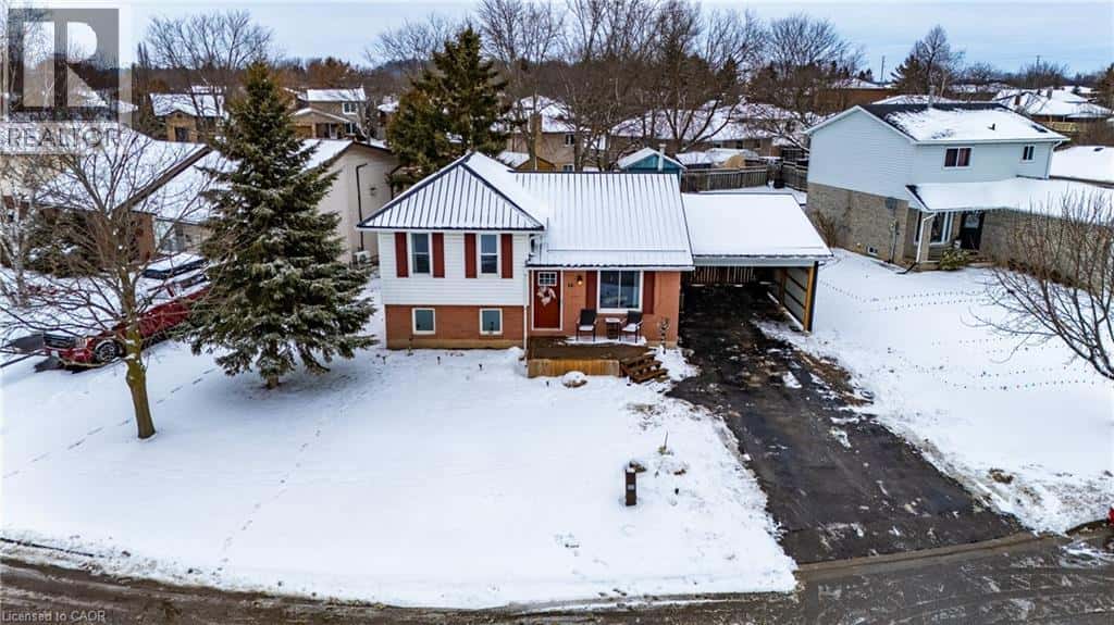 10 BRAMBLE Crescent — Townsend, Ontario - Photo 4 of 30