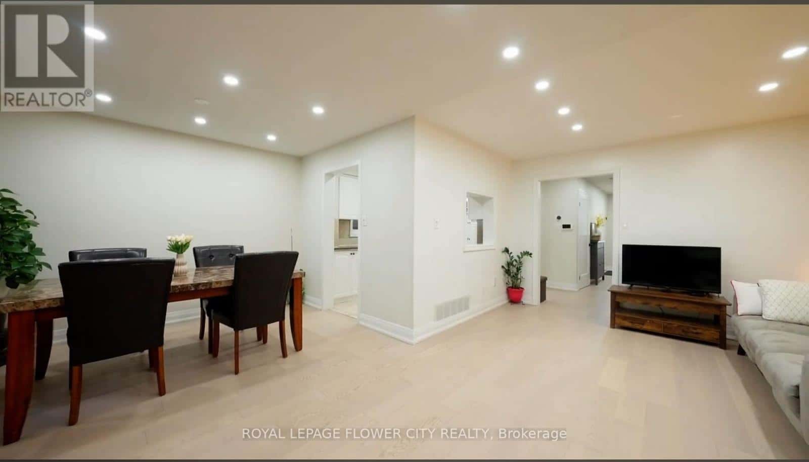 32 PAYTON COURT — Brampton (Fletcher's Creek South), Ontario - Photo 3 of 29