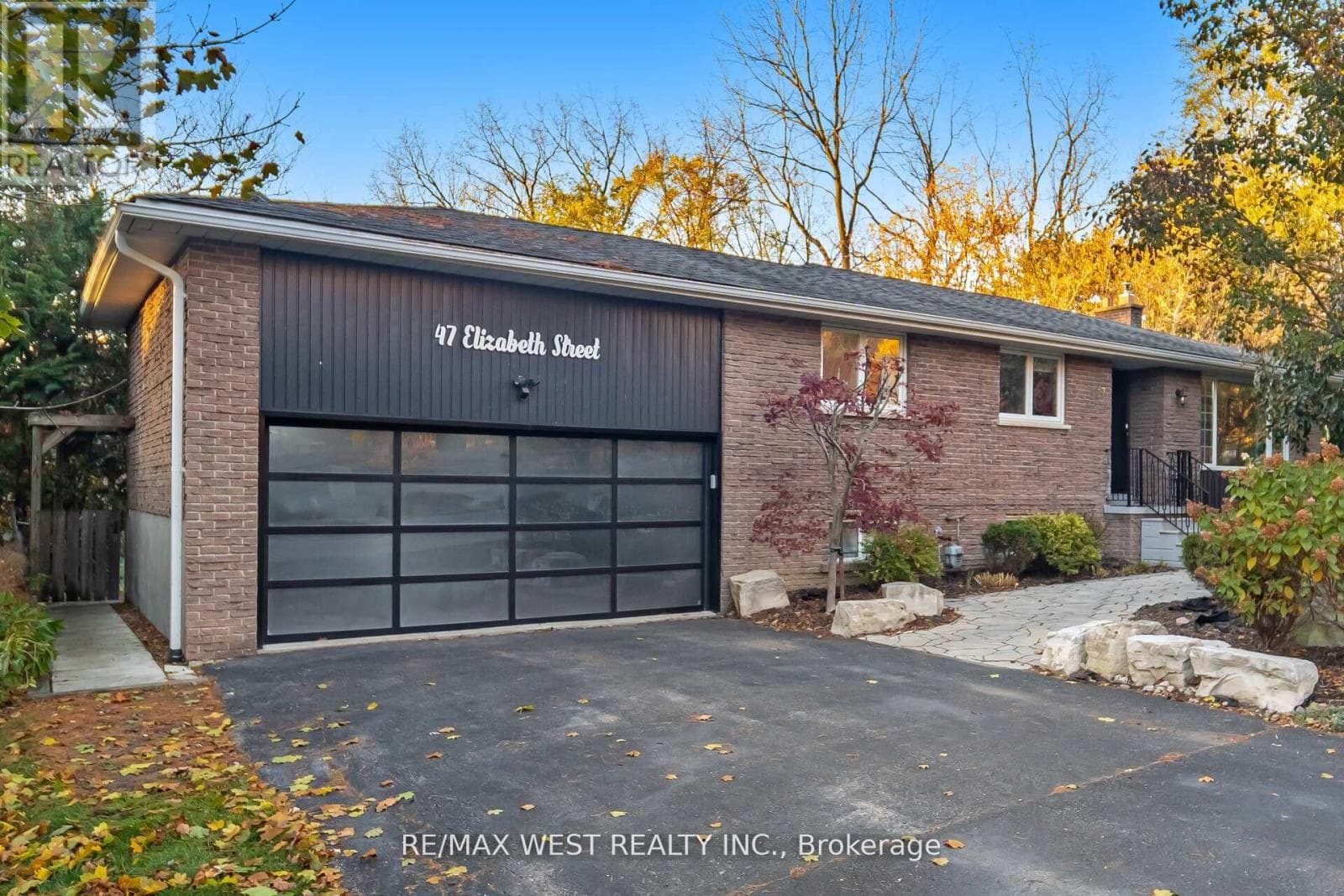 47 ELIZABETH STREET — Caledon (Bolton West), Ontario - Main photo