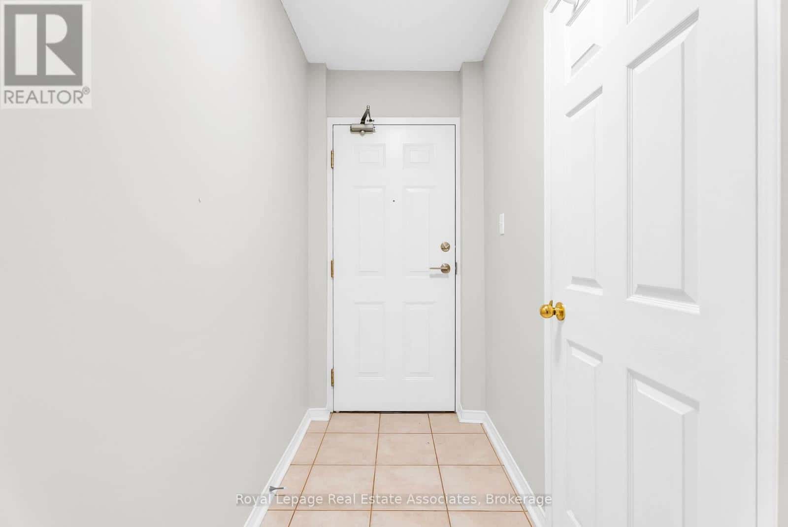 506 - 32 TANNERY STREET — Mississauga (Streetsville), Ontario - Photo 4 of 26