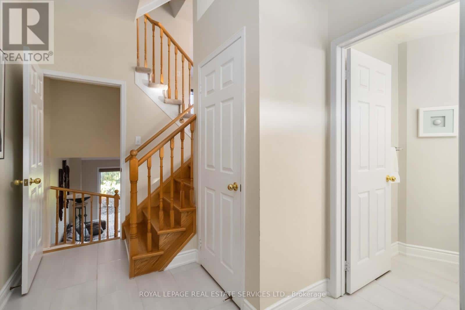 1584 WOODHENGE WAY — Mississauga (Meadowvale Village), Ontario - Photo 4 of 44