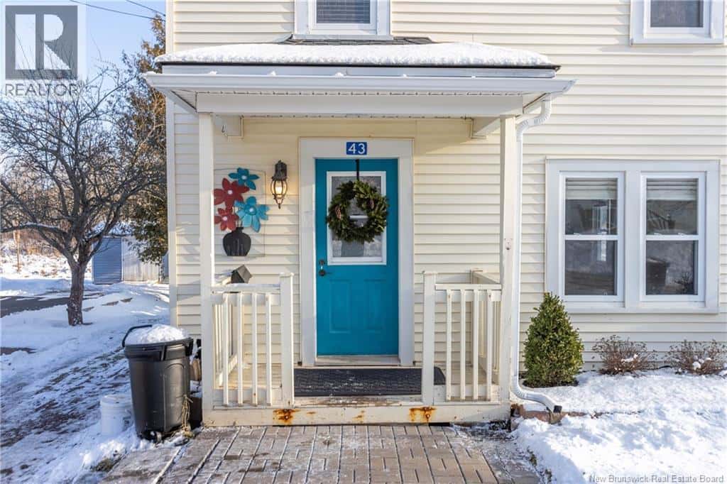 43 Squire Street — Sackville, New Brunswick - Photo 3 of 39