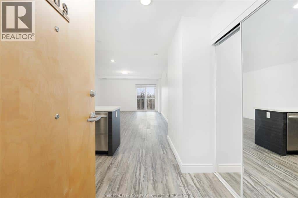 1675 BANWELL Unit# 709 — Windsor, Ontario - Photo 5 of 28