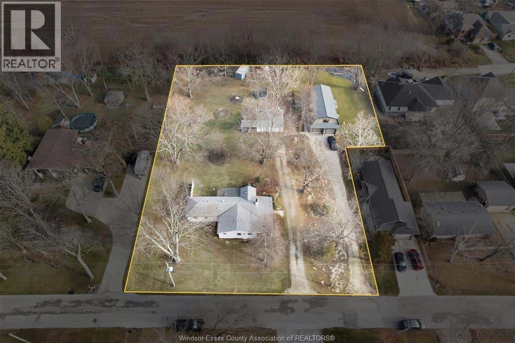 942 ERIE AVENUE — Kingsville, Ontario - Photo 2 of 50