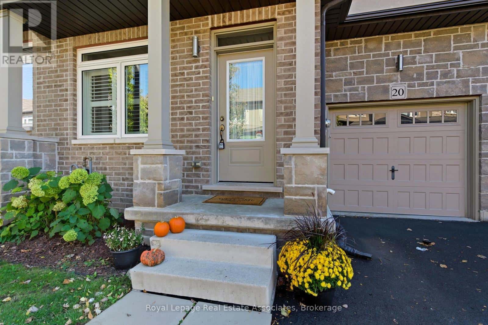 20 - 421 KITTY MURRAY LANE — Hamilton (Meadowlands), Ontario - Photo 3 of 40