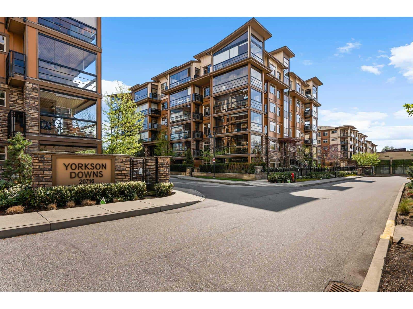 A512 20716 WILLOUGHBY TOWN CENTRE DRIVE — Langley, British Columbia - Photo 2 of 39