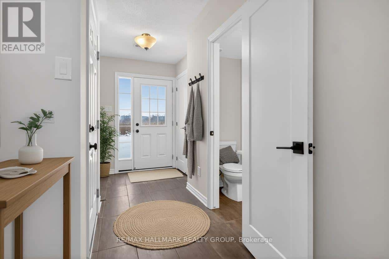 232 CLINTONIA STREET — Ottawa, Ontario - Photo 3 of 36