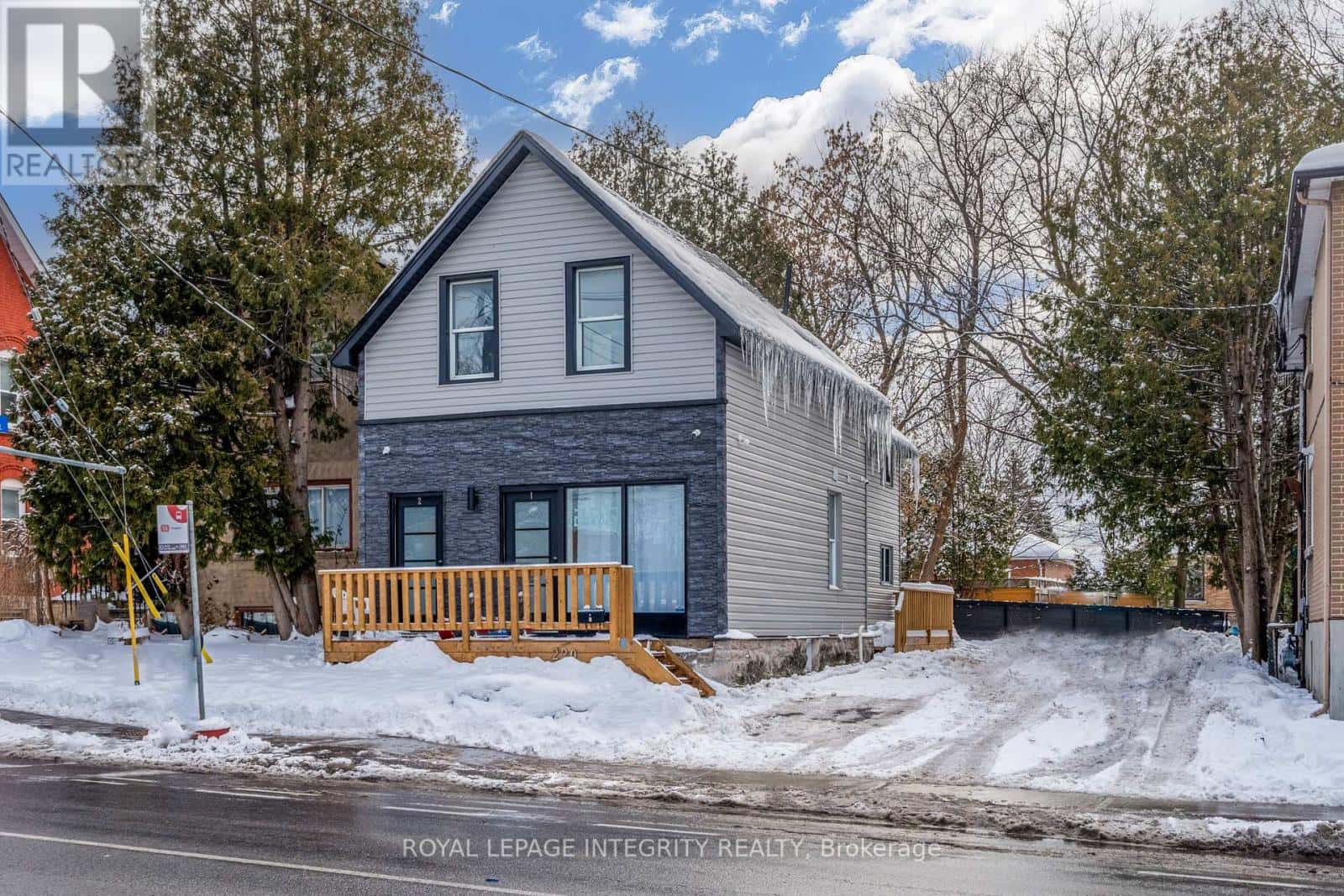 218-220 MCARTHUR AVENUE — Ottawa, Ontario - Photo 3 of 4